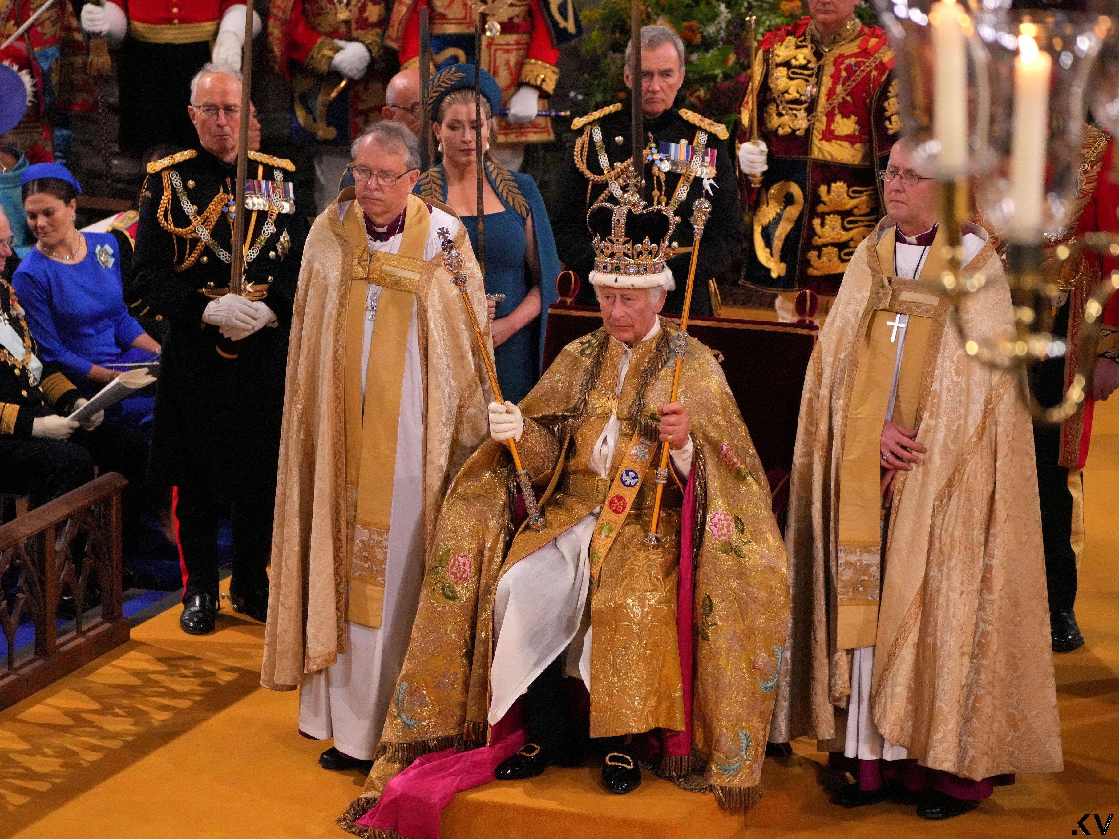 英国王加冕王冠一生只戴一次　礼成换戴闪耀317.4克拉巨钻冠冕 时尚穿搭 图2张